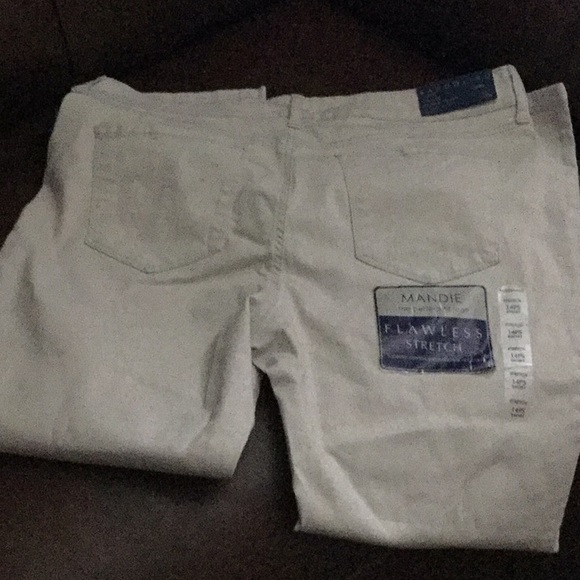 Jeans - Picture 2 of 3